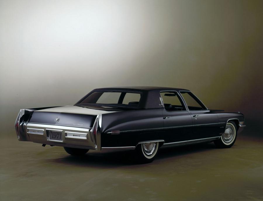  Cadillac Fleetwood Sixty Special Brougham 1971 года  (фото 1 из 10)